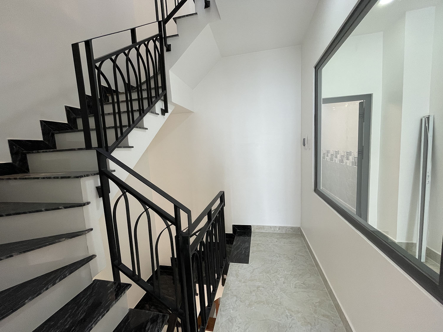 Bán nhà Đường Nguyễn Trọng Tuyển, Quận Phú Nhuận Tuyệt phẩm 4 lầu t.kế Cổ Điển PARIS PHÁP, hẻm ôtô